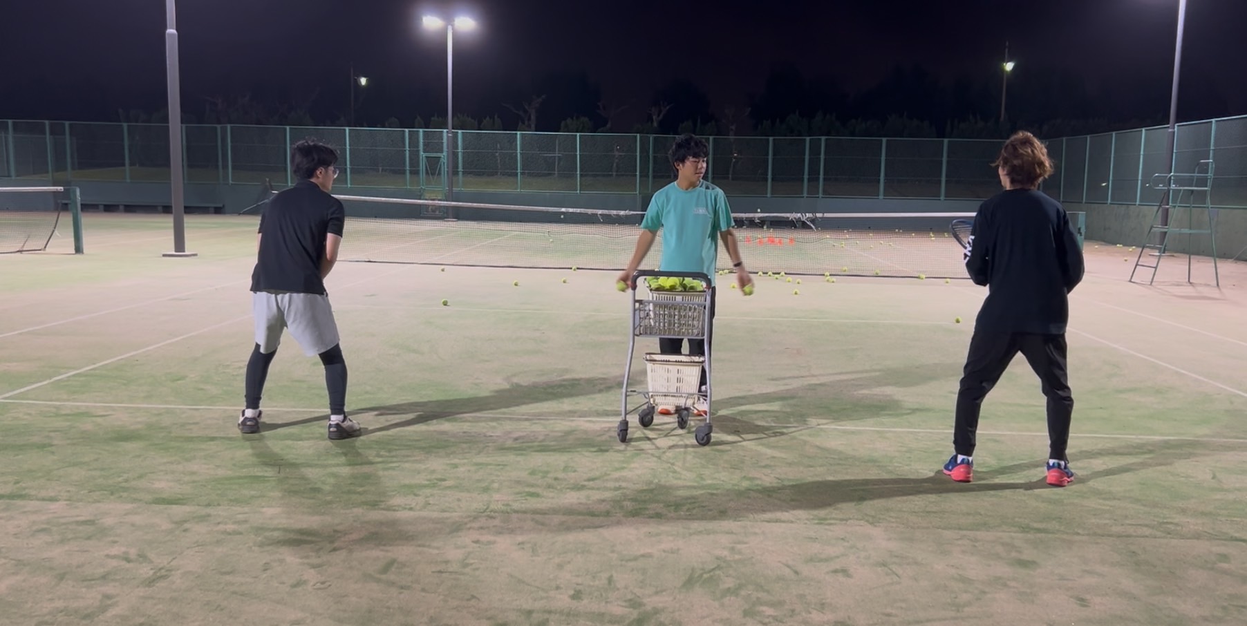 沖縄県北谷のテニススクールで無料体験レッスン受付中！ - 沖縄・北谷